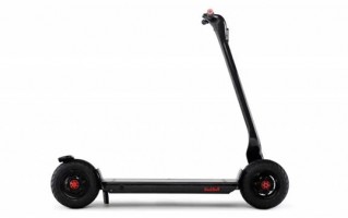 售价4.2万 红牛F1车队推出碳纤维电动踏板车：能跑60km