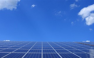 太阳能装机增长近90倍！我国建成全球最大清洁发电体系