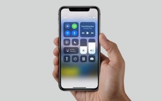 千万别摔，iPhone X 后置摄像头损坏面容ID也不能正常工作