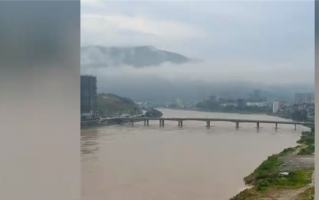 福建建瓯持续暴雨 洪水红色预警：本轮降雨最后的疯狂