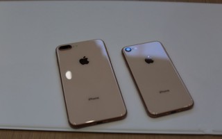 苹果iPhone 8/8 Plus上手视频：背面玻璃回归