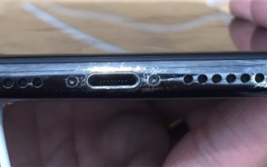 苹果iPhone X掉漆？工作人员：使用不当造成的