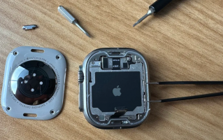 苹果 Apple Watch Ultra 被拆解，想要复原极度困难