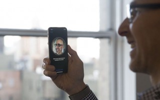 苹果：面容ID为什么一次只能存储一张脸