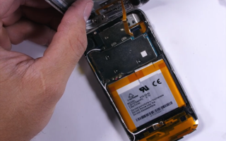 初代iPhone拆解！感受一下 iPhone 在过去十年的发展