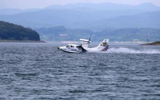 我国水陆两栖飞机“海鸥 300”完成试飞 降落水深仅需1米