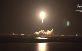 SpaceX新壮举：四手火箭将四名宇航员送上国际空间站