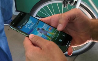 iPhone X真机照再现身：运行应用画面不忍看