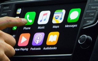 苹果 CarPlay 正进一步开发：可用 iPhone 控制空调和广播