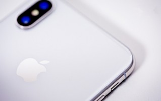 曝苹果iPhone XII搭载三摄像头：1200万像素，5倍变焦