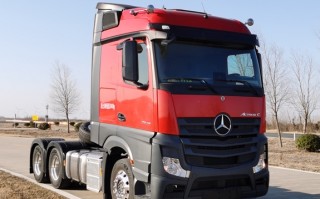 搭载11.8升发动机 奔驰商用卡车当家产品将国产：百公里两个纳智捷！