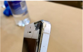 死忠果粉坚守iPhone 5：都摔成渣了也不换