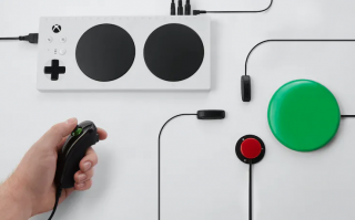 微软高管透露：公司差点砍了 Xbox 无障碍手柄项目