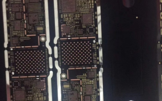 iPhone 7s主板谍照曝光 配A11处理器和2GB内存