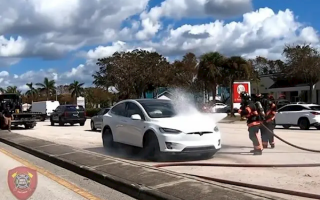 电动车怕冻还怕飓风！飓风过境后美国发生多起特斯拉火灾