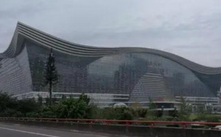 中国面积最大的建筑物（ 我国著名建筑占地面积排行榜）