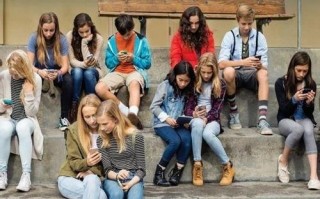 手机成瘾问题严重 斯坦福学生要求苹果带头解决