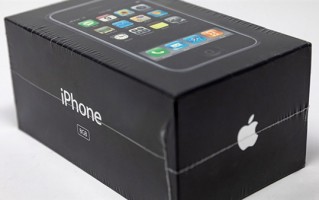 乔布斯亲手打造！未开封的初代iPhone最终拍卖：成交价约合26万元