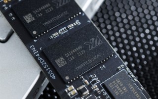 为何PCIe 4.0 SSD需要散热器？实测后真相大白