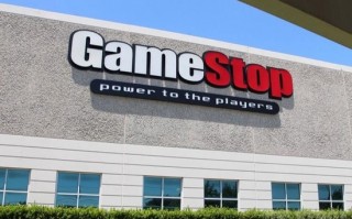 视频游戏零售商 GameStop 宣布拆分股票：一股拆四股，股价盘后涨近 9%