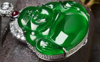 女性长期戴佛像的好处 女戴佛有什么讲究