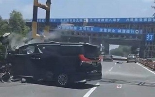 日系“神车”雷克萨斯 不能再害咱中国人了