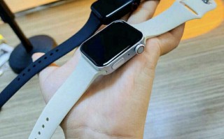 Apple Watch Series 7 模型机照片曝光：方方正正