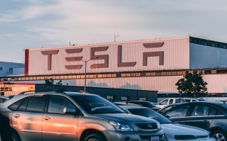 竞逐新能源汽车之王，特斯拉希望美国环保局采用更严格的车辆排放标准