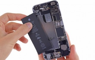 提醒：iPhone 电池保外服务明年涨价
