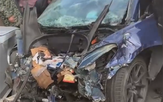 温州特斯拉事故司机有20年驾龄：伤势严重 仍在昏迷抢救中