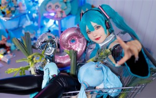 俄罗斯少女COS初音未来受到网暴 回应将继续初音之路