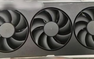 RTX 4090 Ti实卡正面谍照曝光：三风扇简单粗暴 第一次见