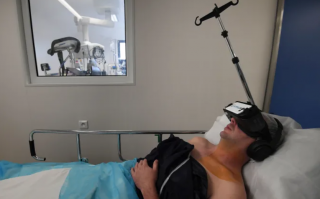 研究称手术中佩戴 VR 头显可减少麻醉剂用量