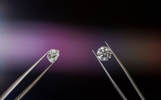 最大10克拉 中国科学家30年攻关掌握人造钻石技术：比真钻石还纯