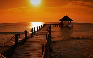 夕阳的颜色描写（夕阳颜色变化的句子）