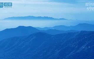 山东济南山区现海市蜃楼奇观：天空中悬浮一片山峰 像仙境