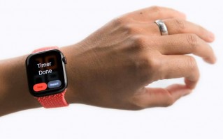 苹果 watchOS 8.3 RC 预览版让旧款 Apple Watch 支持辅助触控