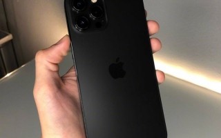 疑似 iPhone 13 Pro 上手图曝光：哑光黑配色回归